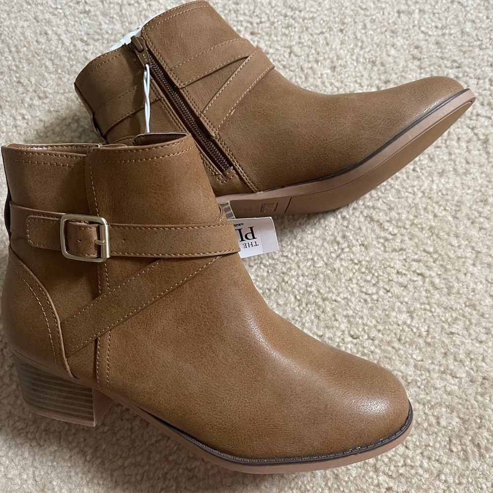 Brand New Girls Children’s Place Brown Boots Size 5